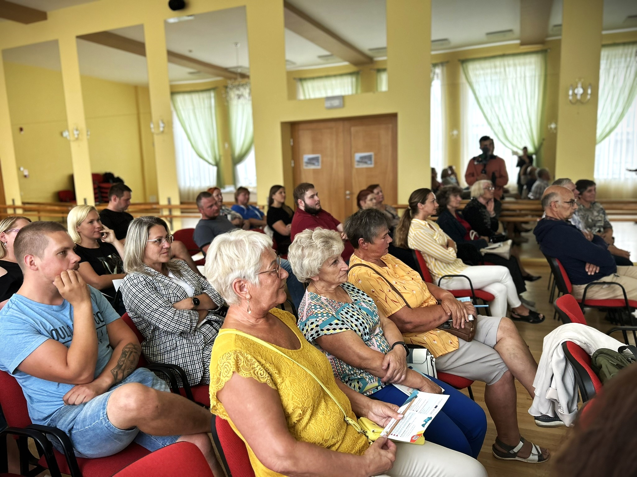 iedzivotaji gulbene diskute par eku atjaunosanas izaicinajumiem un prieksrocibam