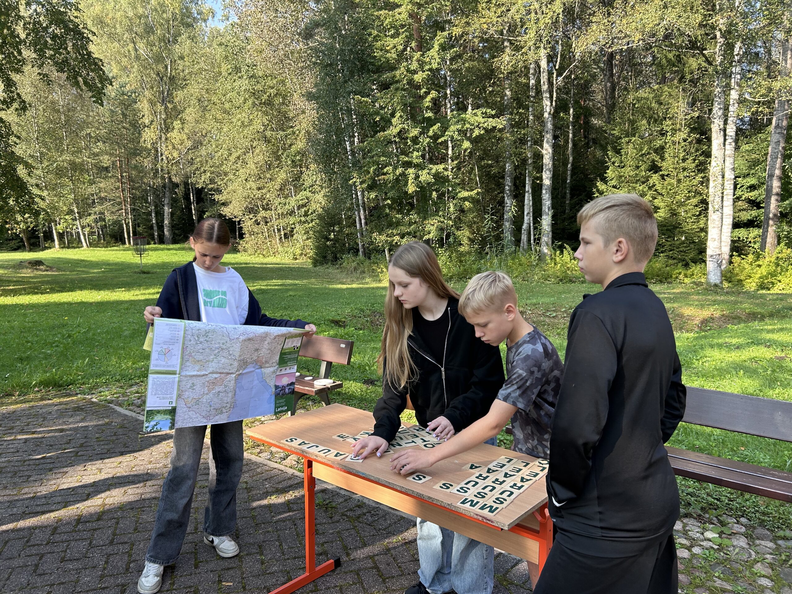 vides izglitibas pasakums saulkrastu novada skoleniem veicina ilgtspejigu domasanu